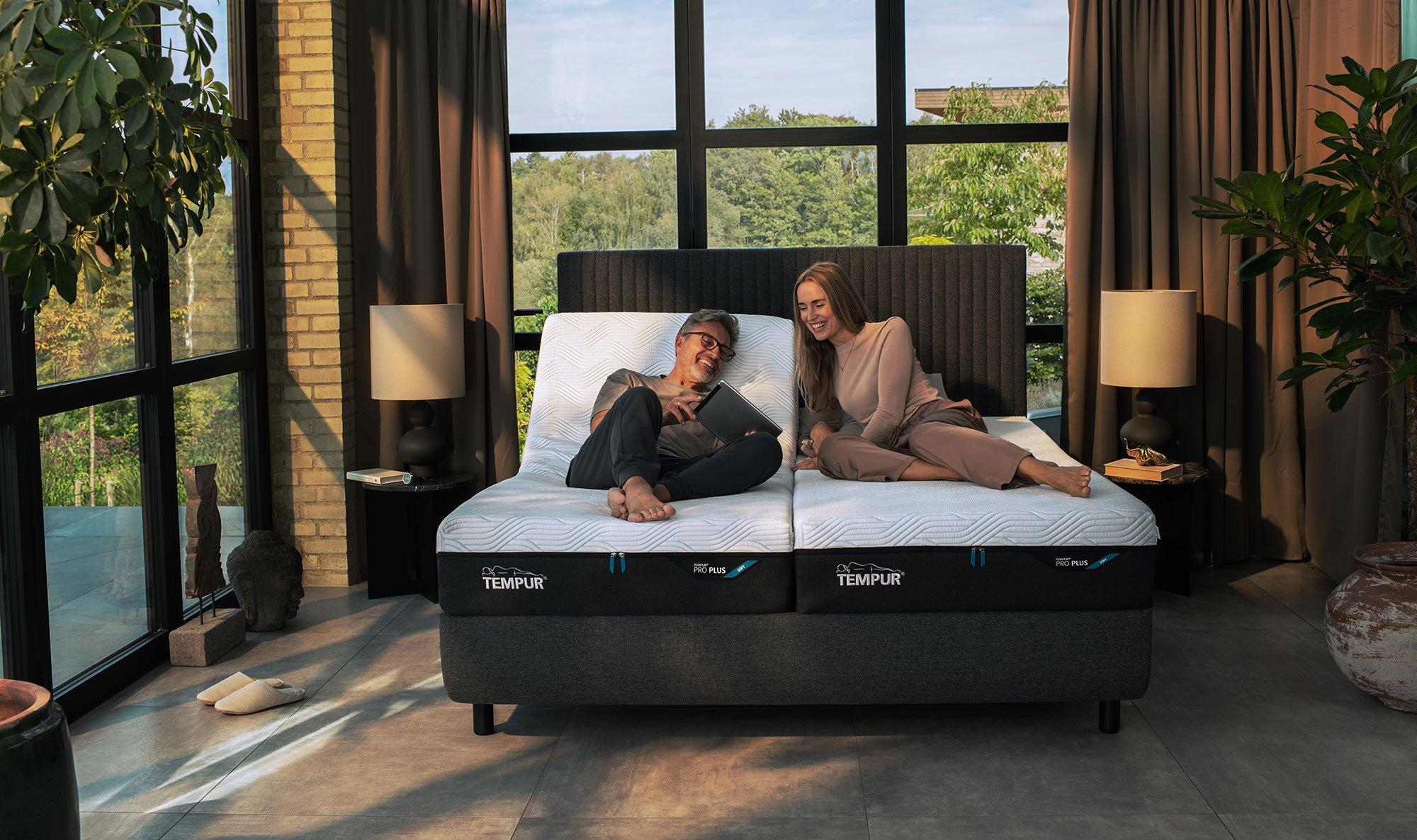 pro-couple-adjusted-bed-smartcool_2000px.jpeg